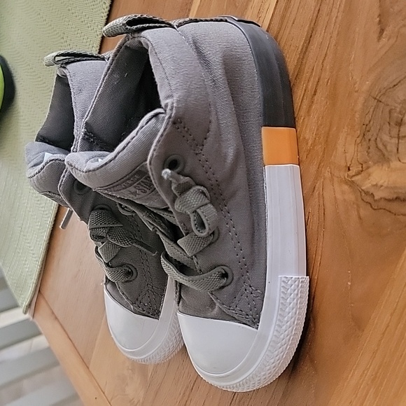 Converse - Picture 2 of 5